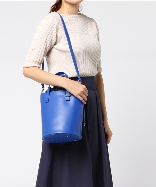 ペリーコ ショルダーバッグ バケツ型 巾着 ブルー レザー PELLICO（ペリーコ）の「【VERY 11月号 掲載商品】PELLICO バケツ