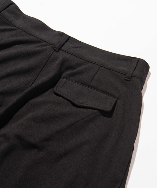 glamb（グラム）の「Tuck cropped pants /　タッククロップドパンツ（その他パンツ・メンズ・グレー/ブラック・2/4/0/3/1）」の11枚目の写真