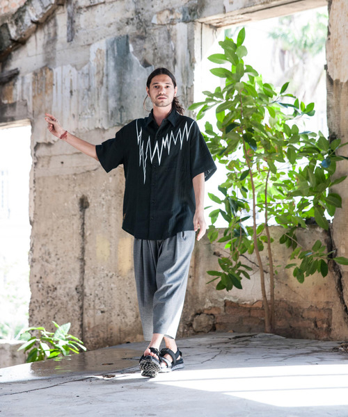 glamb（グラム）の「Tuck cropped pants /　タッククロップドパンツ（その他パンツ・メンズ・グレー/ブラック・2/4/0/3/1）」の14枚目の写真