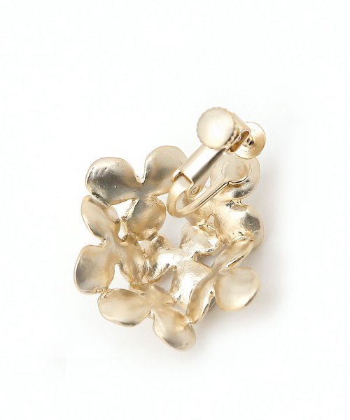 colleca la（コレカラ）の「メタルフラワーイヤリング（イヤリング・レディース・シルバー/ゴールド・FREE）」の10枚目の写真