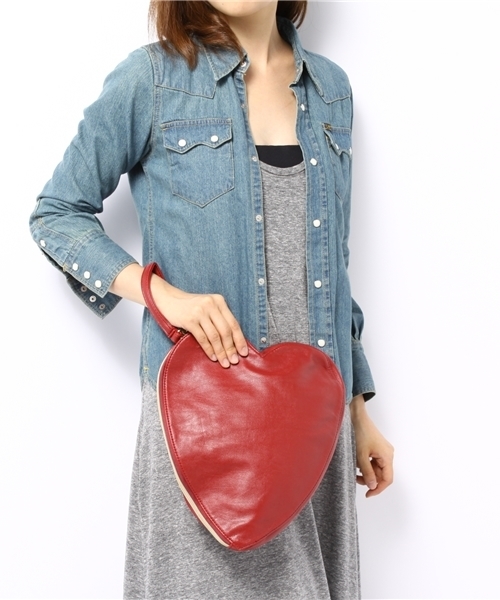 WEGO（ウィゴー）の「WEGO/ハートクラッチ（クラッチバッグ・レディース・ホワイト/ブラック/レッド・FREE）」の4枚目の写真