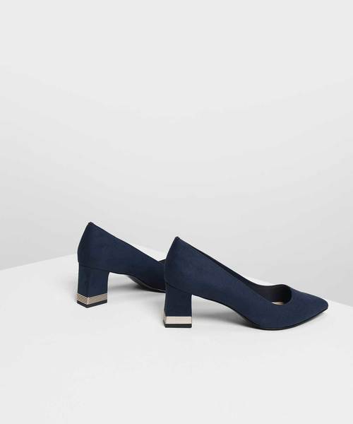 CHARLES & KEITH（チャールズ & キース）の「メタリックアクセントヒールパンプス / Metallic Accent Heel Pumps（パンプス・レディース・ブラック/ダークブルー/スモークピンク/バーガンディー/グレー・22.5cm/23cm/23.5cm/24.5cm/25cm/22cm）」の11枚目の写真