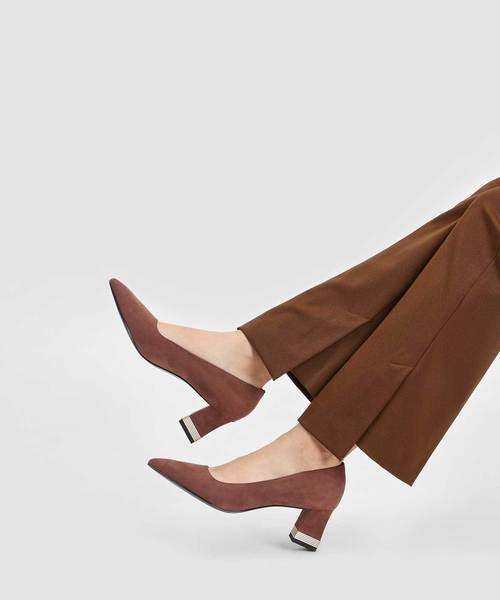 CHARLES & KEITH（チャールズ & キース）の「メタリックアクセントヒールパンプス / Metallic Accent Heel Pumps（パンプス・レディース・ブラック/ダークブルー/スモークピンク/バーガンディー/グレー・22.5cm/23cm/23.5cm/24.5cm/25cm/22cm）」の14枚目の写真