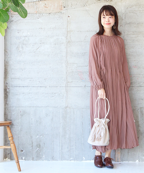 SESTO（セスト）の「ナチュラルカラー巾着ショルダーバッグ（ショルダーバッグ・レディース・キャメル/ブラック/アイボリー・ONESIZE）」の18枚目の写真