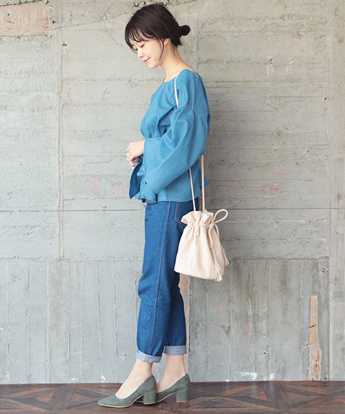 SESTO（セスト）の「ナチュラルカラー巾着ショルダーバッグ（ショルダーバッグ・レディース・キャメル/ブラック/アイボリー・ONESIZE）」の17枚目の写真