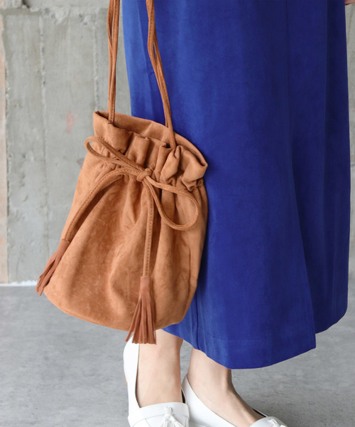 SESTO（セスト）の「ナチュラルカラー巾着ショルダーバッグ（ショルダーバッグ・レディース・キャメル/ブラック/アイボリー・ONESIZE）」の10枚目の写真