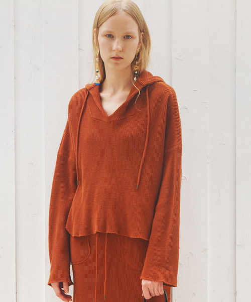 KOTONA(コトナ)の「KOTONA コトナ / waffle parker ワッフルプルオーバーパーカー(パーカー・レディース・ホワイト/パープル/ブラウン/ネイビー・38)」の2枚目の写真