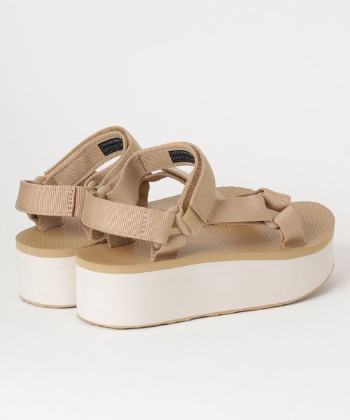 Teva(テバ)の「【TEVA】FLATFORM UNIVERSAL(サンダル・レディース・ベージュ・23/25/24/22)」の3枚目の写真