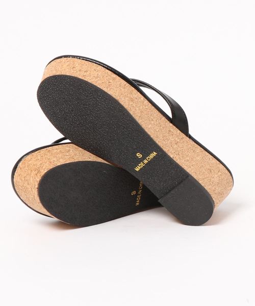 KOBE LETTUCE(コウベレタス)の「コルクウェッジ厚底トングサンダル(サンダル・レディース・ホワイト/ベージュ/オレンジ/ブラック/シルバー・L/LL/M/S)」の6枚目の写真