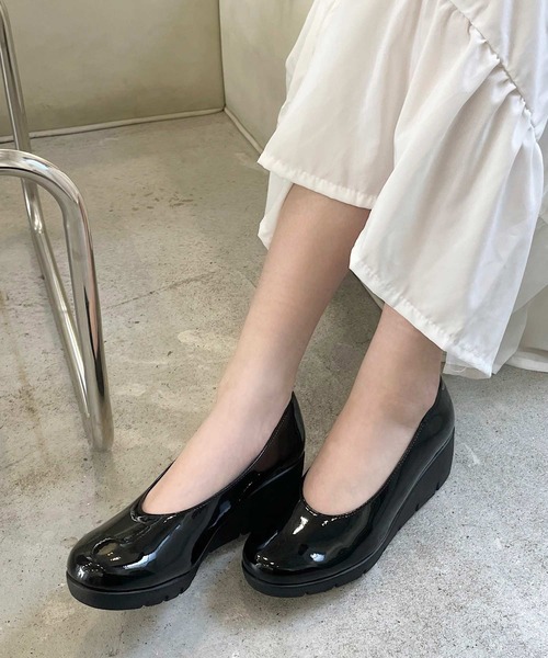 shopnikoniko（ショップニコニコ）の「パンプス 日本製 ウエッジソール プレーン シンプル（パンプス・レディース・ブラック/ブラック系その他・23.5/21.5/22/22.5/23/24/24.5）」の21枚目の写真