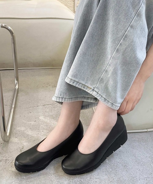 shopnikoniko（ショップニコニコ）の「パンプス 日本製 ウエッジソール プレーン シンプル（パンプス・レディース・ブラック/ブラック系その他・23.5/21.5/22/22.5/23/24/24.5）」の14枚目の写真