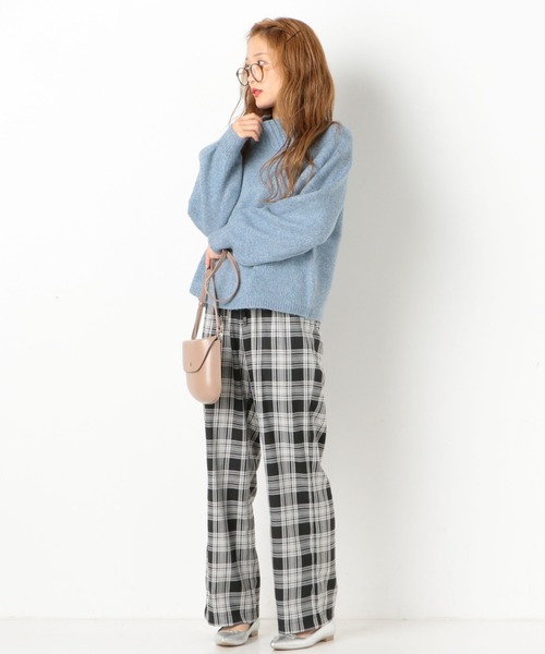 archives（アルシーヴ）の「4者混ワイドネックプルオーバー（ニット/セーター・レディース・チャコールグレー/ベージュ/レッド/オフホワイト/ブルー・MEDIUM）」の18枚目の写真