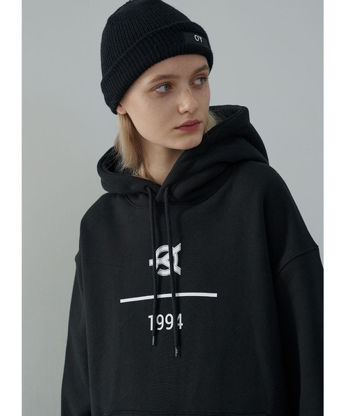 OY（オーワイ）の「ロゴナンバープルオーバーパーカー/フーディー（パーカー・メンズ・ブラック/ホワイト/グレー/ベージュ/ダークブルー・2/1）」の3枚目の写真