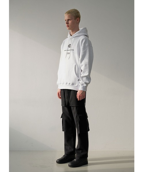 OY（オーワイ）の「ロゴナンバープルオーバーパーカー/フーディー（パーカー・メンズ・ブラック/ホワイト/グレー/ベージュ/ダークブルー・2/1）」の7枚目の写真