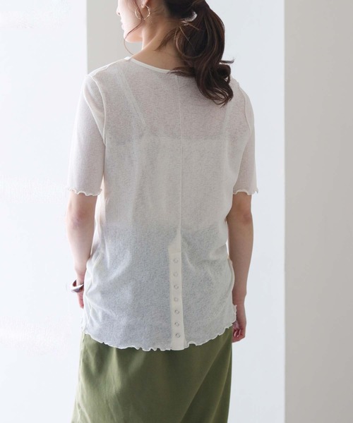 HER CLOSET(ハークローゼット)の「【HER CLOSET】シアーハーフスリーブバックスリットカットソー(Tシャツ/カットソー・レディース・ブラック/アイボリー・M)」の3枚目の写真