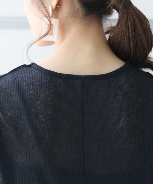 HER CLOSET(ハークローゼット)の「【HER CLOSET】シアーハーフスリーブバックスリットカットソー(Tシャツ/カットソー・レディース・ブラック/アイボリー・M)」の16枚目の写真