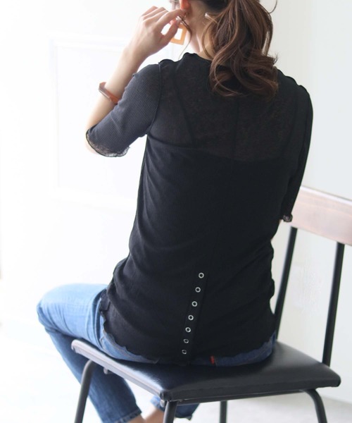HER CLOSET(ハークローゼット)の「【HER CLOSET】シアーハーフスリーブバックスリットカットソー(Tシャツ/カットソー・レディース・ブラック/アイボリー・M)」の11枚目の写真