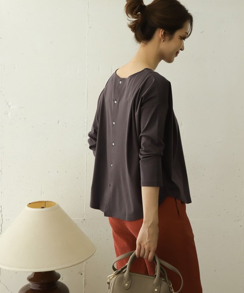 URBAN RESEARCH DOORS（アーバンリサーチドアーズ）の「ショルダータックスムースプルオーバー（Tシャツ/カットソー・レディース・ライトカーキ/ライトグレー/チャコールグレー・ONE）」の7枚目の写真