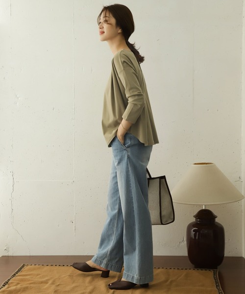 URBAN RESEARCH DOORS（アーバンリサーチドアーズ）の「ショルダータックスムースプルオーバー（Tシャツ/カットソー・レディース・ライトカーキ/ライトグレー/チャコールグレー・ONE）」の18枚目の写真