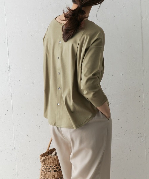 URBAN RESEARCH DOORS（アーバンリサーチドアーズ）の「ショルダータックスムースプルオーバー（Tシャツ/カットソー・レディース・ライトカーキ/ライトグレー/チャコールグレー・ONE）」の19枚目の写真