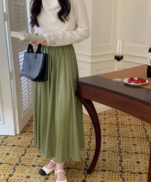 ABITOKYO（アビトーキョー）の「フェイクレザープリーツスカート（スカート・レディース・ブラック/ベージュ/ブラウン/シルバー/ライトグリーン/ブルーグレー/キャメル/ボルドー・FREE/L）」の16枚目の写真