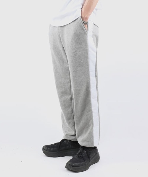 DUCKDIVE(ダックダイブ)の「【DUCKDIVE 】MIX MA-1 PANTS / ミックスMA-1パンツ(スウェットパンツ・メンズ・ホワイト/ブラック/グレー/カーキ・MEDIUM/LARGE)」の3枚目の写真