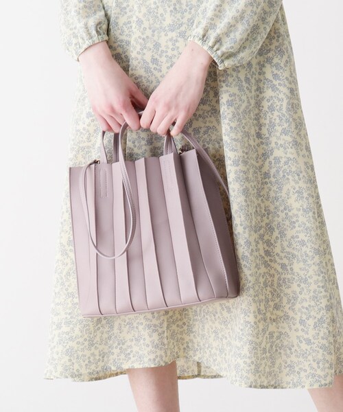 SHOO・LA・RUE（シューラルー）の「◆【ポシェット付】プリーツトート（トートバッグ・レディース・ブラック/ベージュ/ライトパープル・00）」の4枚目の写真