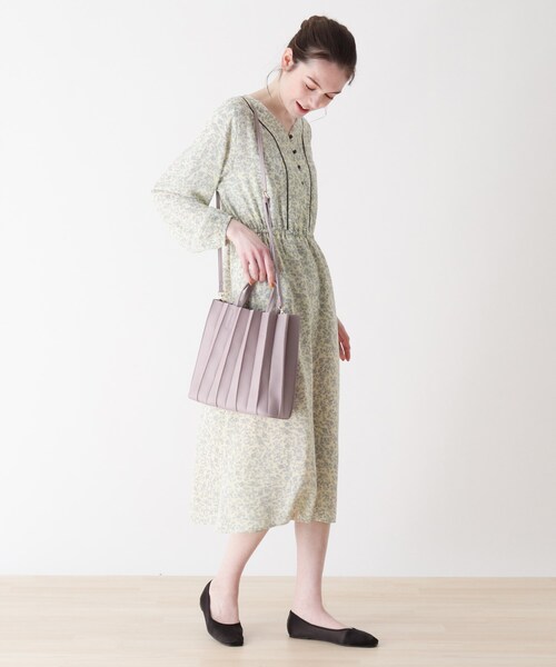 SHOO・LA・RUE（シューラルー）の「◆【ポシェット付】プリーツトート（トートバッグ・レディース・ブラック/ベージュ/ライトパープル・00）」の10枚目の写真