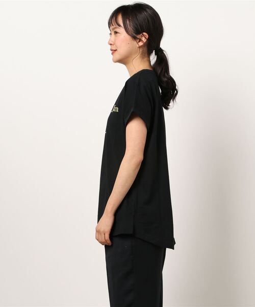 HONEYSUCKLE ROSE（ハニーサックルローズ）の「【HONEYSUCKLE ROSE】ラウンドプリントＴシャツ（Tシャツ/カットソー・レディース・ホワイト/パープル/サックスブルー/ブラック/ホワイト×レッド/ホワイト×イエロー/ブラック×レッド・M/L）」の8枚目の写真