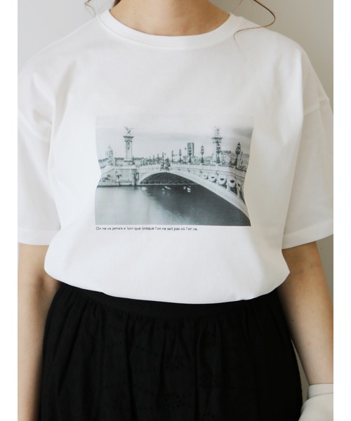 Te chichi（テチチ）の「モノクロフォトTシャツ（bridge）（Tシャツ/カットソー・レディース・オフホワイト・ﾌﾘ-）」の4枚目の写真