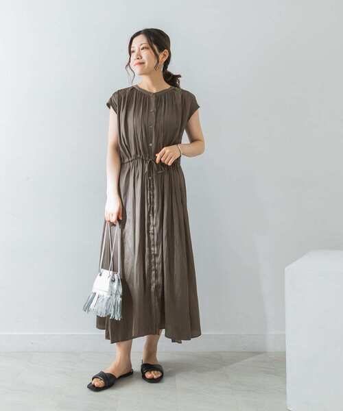 URBAN RESEARCH（アーバンリサーチ）の「フレンチスリーブヴィンテージサテンドロストワンピース（ワンピース・レディース・ブルー/カーキ/ベージュ・FREE）」の10枚目の写真