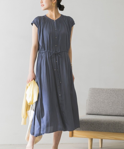 URBAN RESEARCH（アーバンリサーチ）の「フレンチスリーブヴィンテージサテンドロストワンピース（ワンピース・レディース・ブルー/カーキ/ベージュ・FREE）」の13枚目の写真