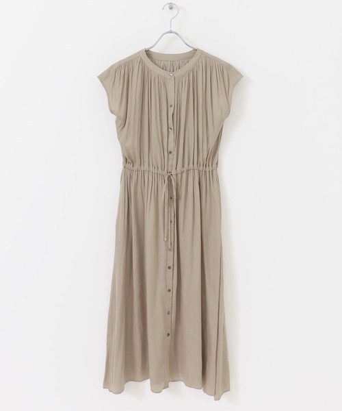 URBAN RESEARCH（アーバンリサーチ）の「フレンチスリーブヴィンテージサテンドロストワンピース（ワンピース・レディース・ブルー/カーキ/ベージュ・FREE）」の21枚目の写真