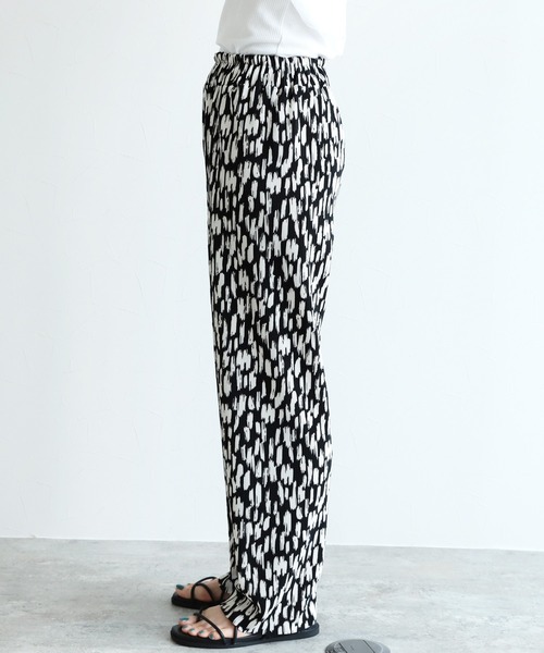 reca（レカ）の「さり気ないオシャレ見え。アニマルプリントプリーツパンツ（その他パンツ・レディース・アイボリー/ブラック/グレー系/ブラック系その他/ベージュ系その他2/ブラック系その他2/ブラウン・FREE）」の9枚目の写真