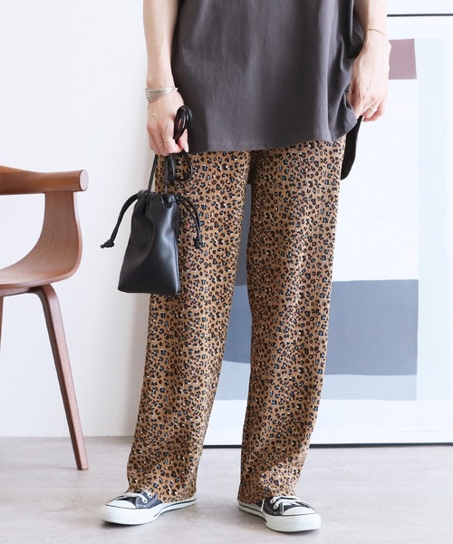さり気ないオシャレ見え。アニマルプリントプリーツパンツ（その他