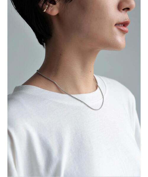 AMERICAN HOLIC（アメリカンホリック）の「ツイストチェーンネックレス（ネックレス・レディース・ゴールド/シルバー・FREE）」の4枚目の写真