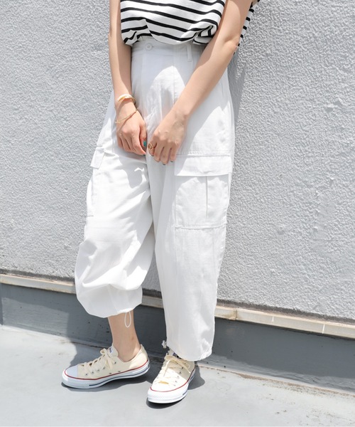 ap retro（アプレトロ）の「裾ダーツカーゴパンツ【ZOZO限定】（カーゴパンツ・レディース・オフホワイト/ブラック/ライトベージュ/ベージュ・FREE）」の10枚目の写真