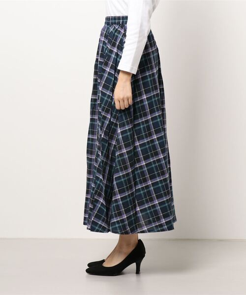Te chichi(テチチ)の「ローンチェックフレアスカート(スカート・レディース・ネイビー/オフホワイト・フリ-)」の4枚目の写真