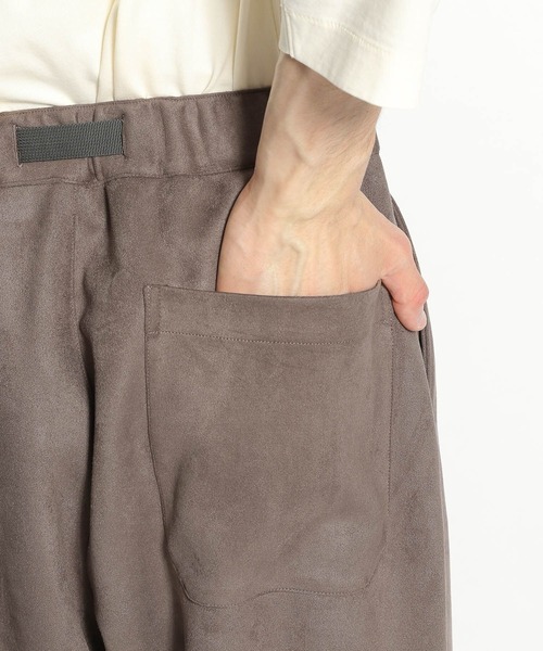 niko and...(ニコアンド)の「フェイクレザーイージーパンツ(スラックス・メンズ・ブラック/ベージュ・MEDIUM/LARGE)」の4枚目の写真