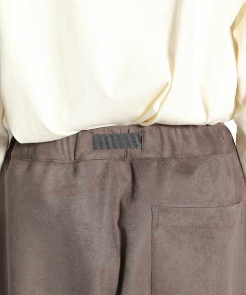 niko and...(ニコアンド)の「フェイクレザーイージーパンツ(スラックス・メンズ・ブラック/ベージュ・MEDIUM/LARGE)」の13枚目の写真