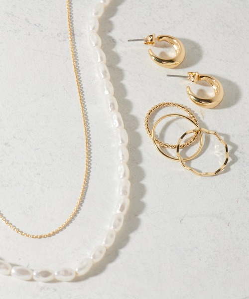 natural couture(ナチュラルクチュール)の「【ZOZO限定】パール×ゴールド6点セット(ネックレス・レディース・その他1/その他2/その他3・FREE)」の2枚目の写真