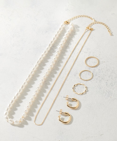 natural couture(ナチュラルクチュール)の「【ZOZO限定】パール×ゴールド6点セット(ネックレス・レディース・その他1/その他2/その他3・FREE)」の1枚目の写真