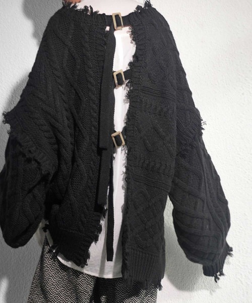 antiqua(アンティカ)の「バックルデザインニット(ニット/セーター・レディース・ブラック/ブルー/カーキ・FREE)」の4枚目の写真