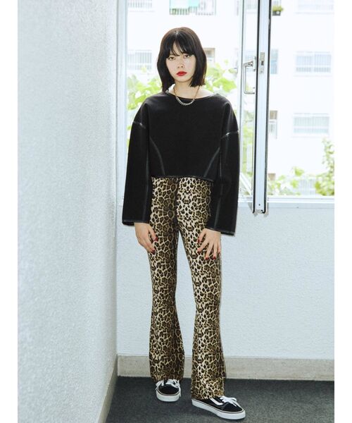 jouetie（ジュエティ）の「パイピングプルオーバー（スウェット・レディース・ブラック/ピンク/ブルー・MEDIUM）」の11枚目の写真