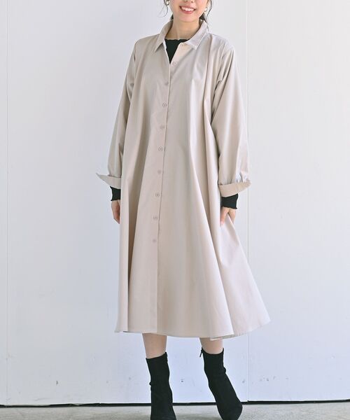 rps（アールピーエス）の「ＢＡＣＫプリーツシャツワンピース（シャツワンピース・レディース・グレイッシュベージュ/モカ/チャコールグレー/ブラック/ライトグレー/カーキ・M/フリー）」の3枚目の写真