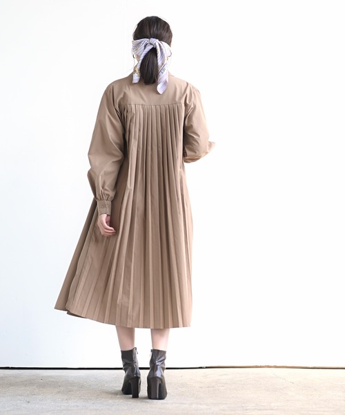 rps（アールピーエス）の「ＢＡＣＫプリーツシャツワンピース（シャツワンピース・レディース・グレイッシュベージュ/モカ/チャコールグレー/ブラック/ライトグレー/カーキ・M/フリー）」の22枚目の写真