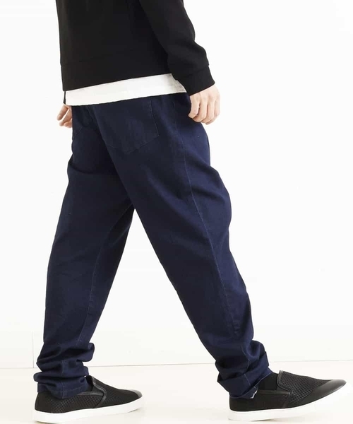 MK MICHEL KLEIN HOMME (エムケーミッシェルクランオム)の「『ゆったり快適/ストレッチ』ワイドストレッチデニムパンツ(デニムパンツ・メンズ・ネイビー・48/46)」の1枚目の写真