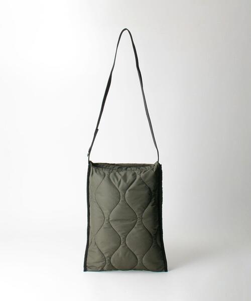 BEAUTY&YOUTH UNITED ARROWS（ビューティーアンドユースユナイテッドアローズ）の「BY キルティング ダブル ショルダーバッグ（ショルダーバッグ・メンズ・オリーブ/ブラック・FREE）」の4枚目の写真