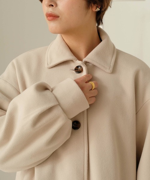 Bab（バブ）の「【WEB限定】ステンカラーバックフレアコート（ステンカラーコート・レディース・アイボリー/ブラック/チャコールグレー・38）」の4枚目の写真