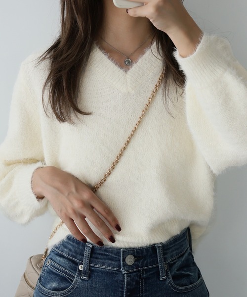 Girly Doll(ガーリードール)の「シャギークルーネックプルオーバー(ニット/セーター・レディース・ホワイト/ブルー/ピンク/グレー/ブラック/パープル/ブラウン/ライトグリーン/ブルー系その他2/ホワイト系その他/グレー系その他/ブルー系その他/グレー系その他2/ホワイト系その他2・FREE)」の4枚目の写真